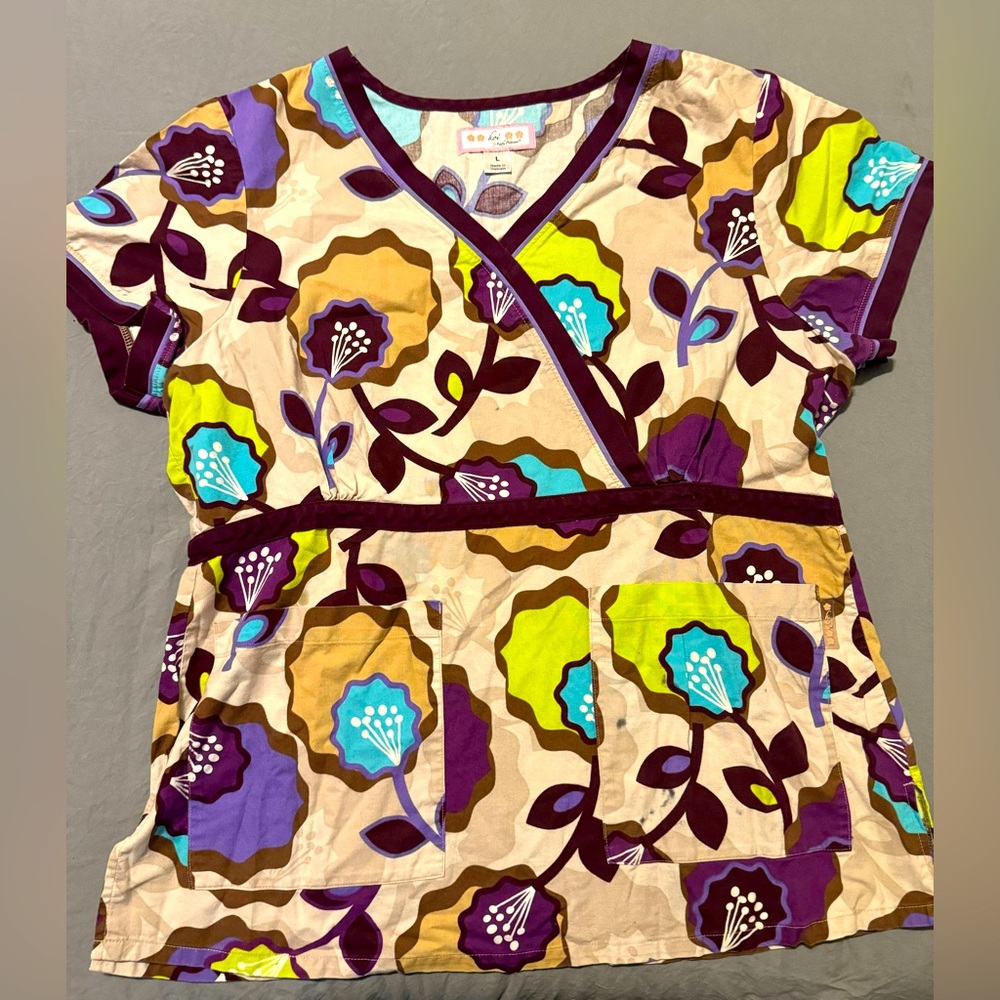 Size large Koi scrub top